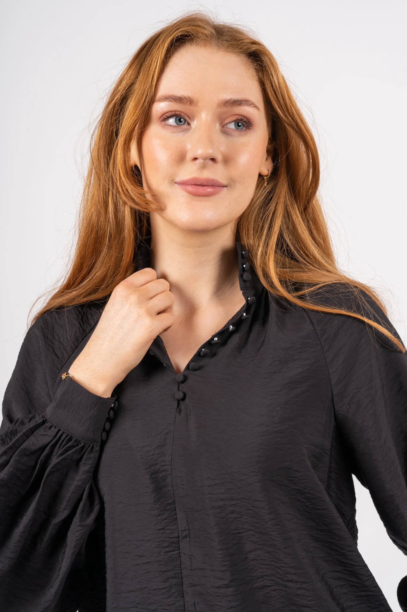 Faura Ls Buttoned Top - Black